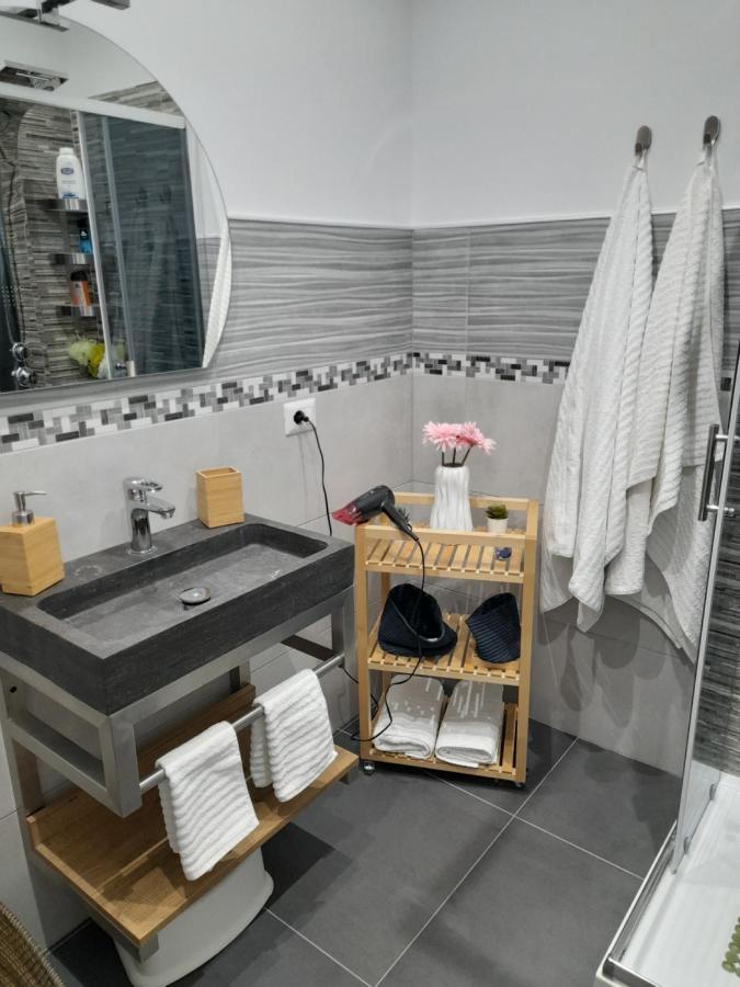 Maison Ane Marie Avola Kültér fotó
